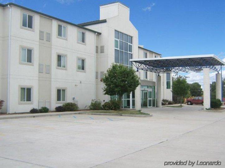 Baymont By Wyndham Kingdom City Exterior photo