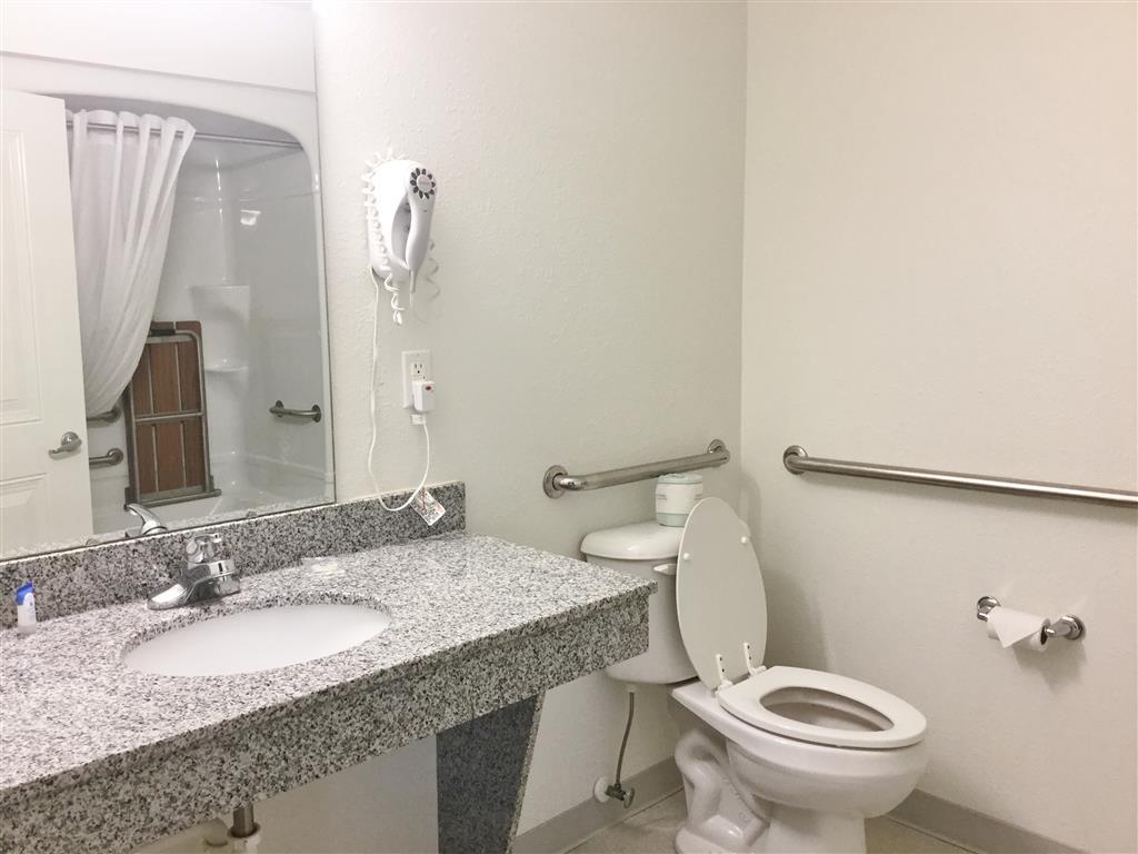 Baymont By Wyndham Kingdom City Room photo